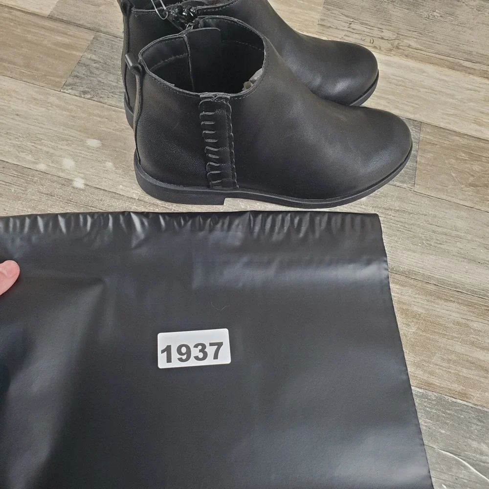 Stride Rite SR Carolyn Kids Ankle Boots Sz 2.5 M Black Zipper Round Toe Booties
